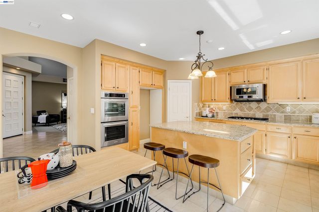 5811 Cattleya Dr, San Ramon, CA 94582