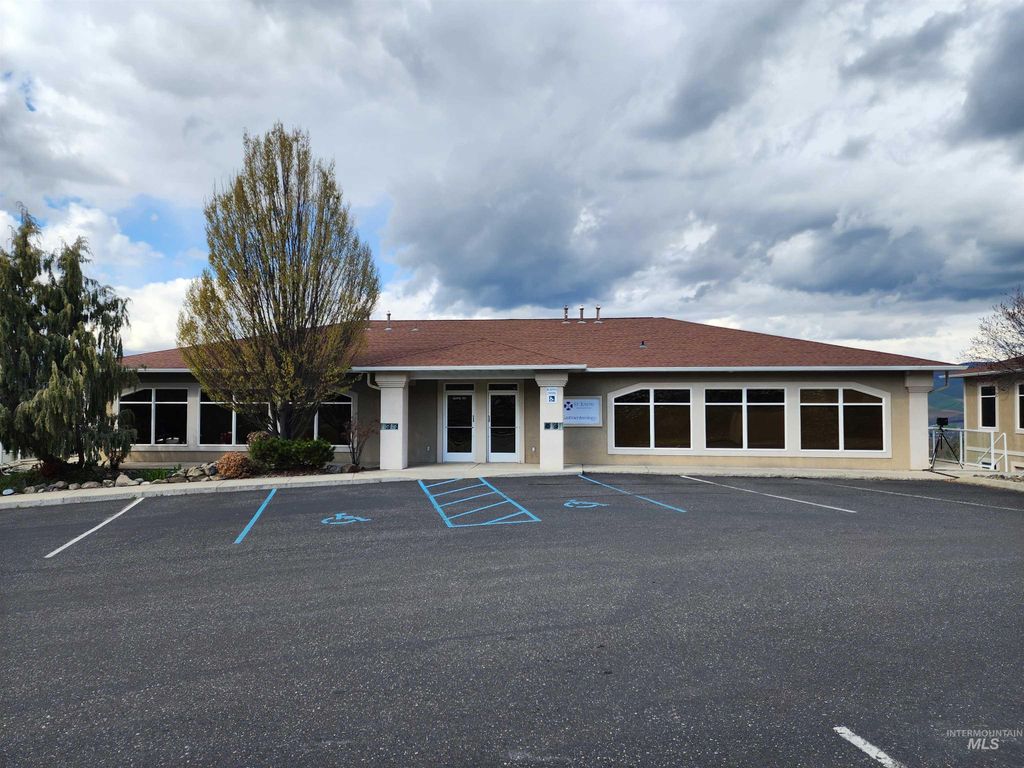 1630 23rd Ave 701 A (part of) & B, Lewiston, ID 83501