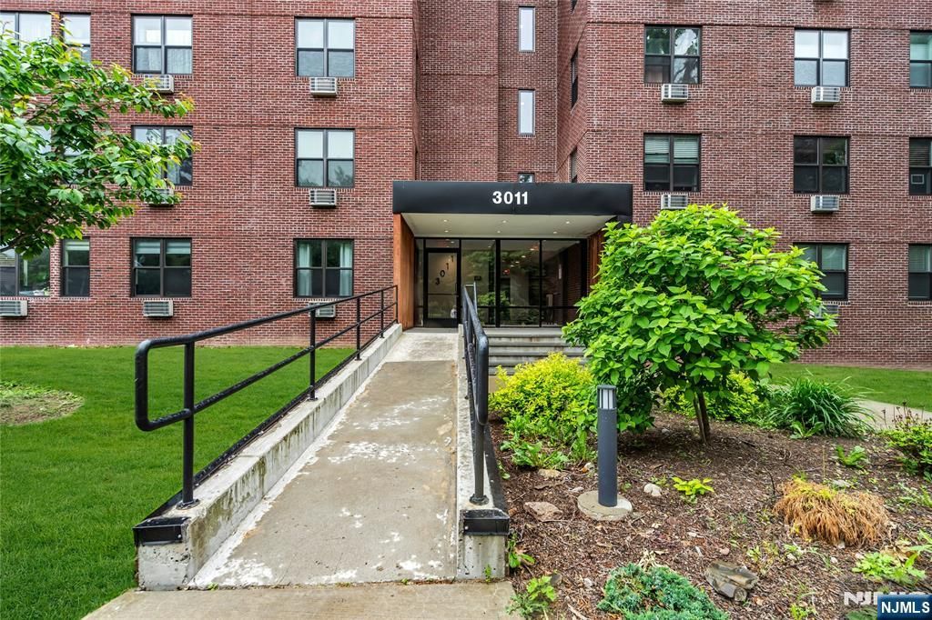 3011 Edwin Avenue 5J, Fort Lee, NJ 07024