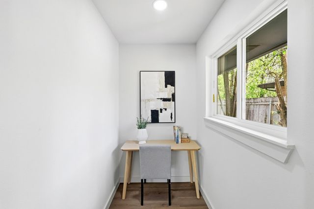 9801 Oak Hollow DR, Austin, TX 78758