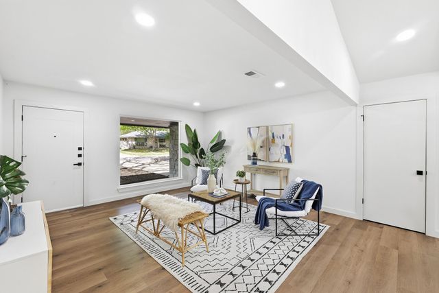 9801 Oak Hollow DR, Austin, TX 78758