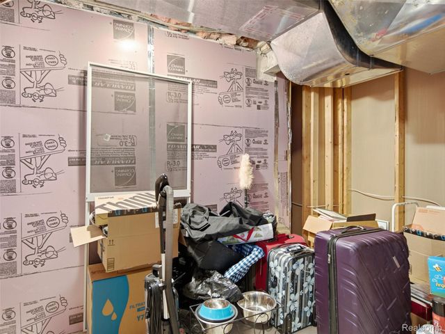43137 Emerson Way, Novi, MI 48377