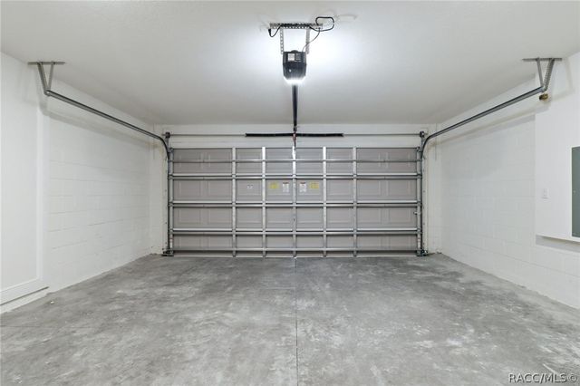 2290 W Autumn Place, Dunnellon, FL 34434