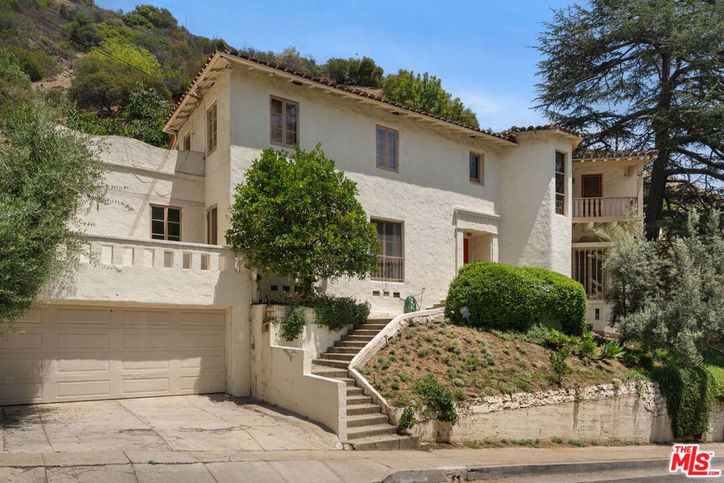 2024 N Curson Avenue, Los Angeles, CA 90046 — photo 2
