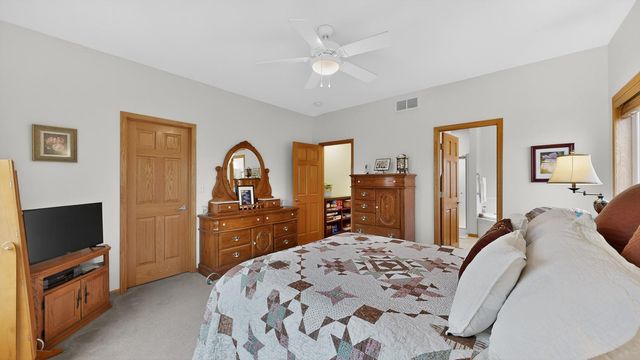 2306 Crimson Ridge Circle NW, Rochester, MN 55901