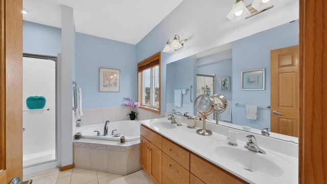 2306 Crimson Ridge Circle NW, Rochester, MN 55901