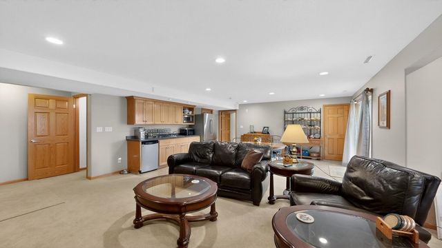 2306 Crimson Ridge Circle NW, Rochester, MN 55901