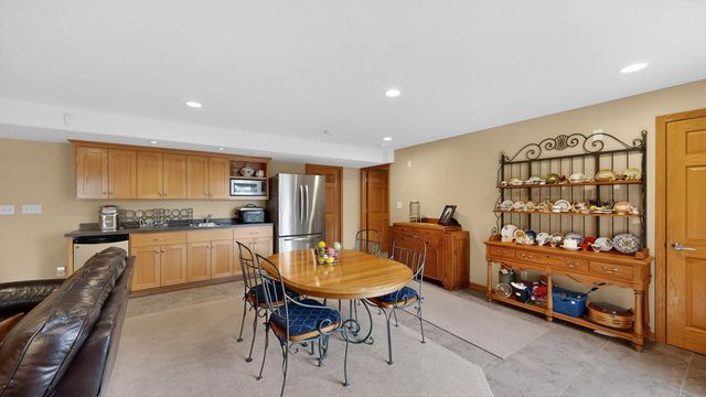 2306 Crimson Ridge Circle NW, Rochester, MN 55901