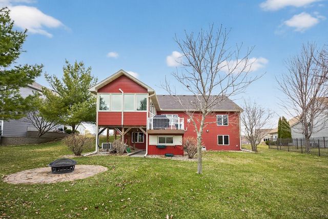 2306 Crimson Ridge Circle NW, Rochester, MN 55901