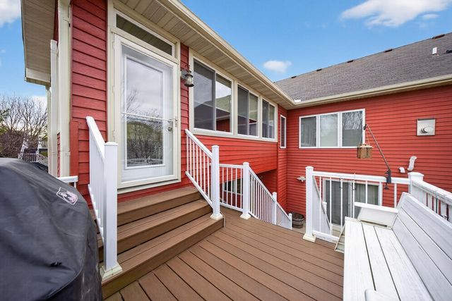 2306 Crimson Ridge Circle NW, Rochester, MN 55901