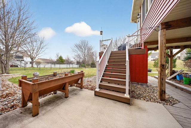 2306 Crimson Ridge Circle NW, Rochester, MN 55901