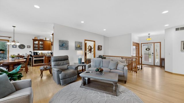 2306 Crimson Ridge Circle NW, Rochester, MN 55901