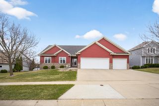 2306 Crimson Ridge Circle NW, Rochester, MN 55901
