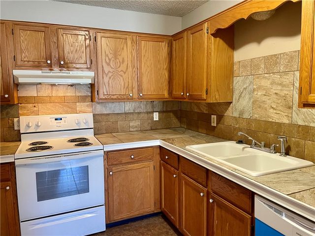 210 Parkcrest Drive, Bentonville, AR 72712