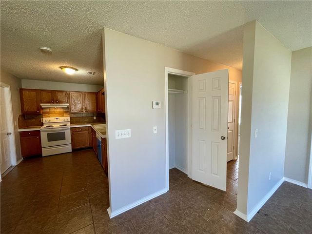 210 Parkcrest Drive, Bentonville, AR 72712