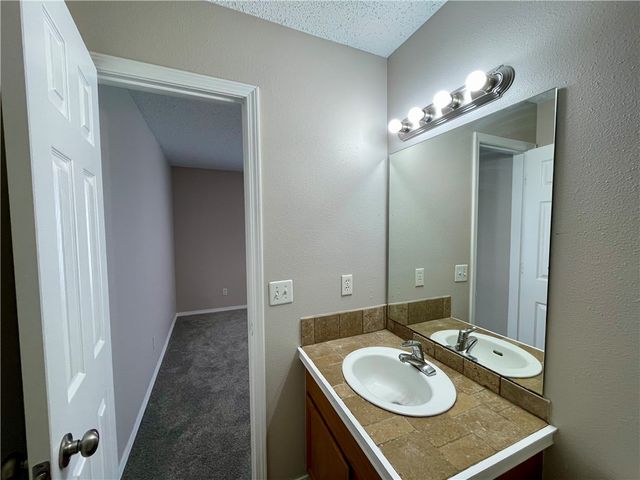 210 Parkcrest Drive, Bentonville, AR 72712