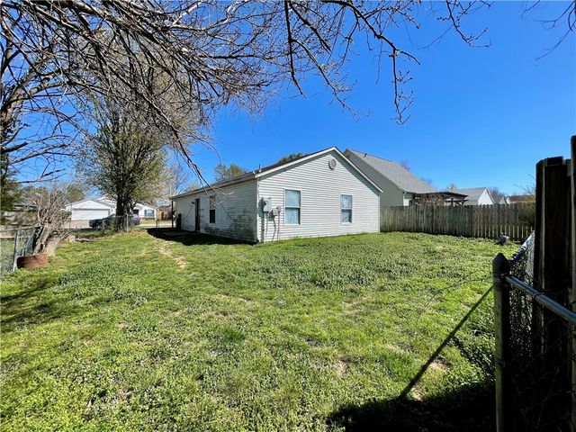 210 Parkcrest Drive, Bentonville, AR 72712