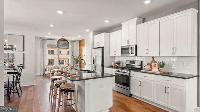 902 MAGNOLIA LN, Spring City, PA 19475