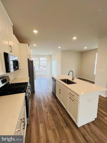 902 MAGNOLIA LN, Spring City, PA 19475