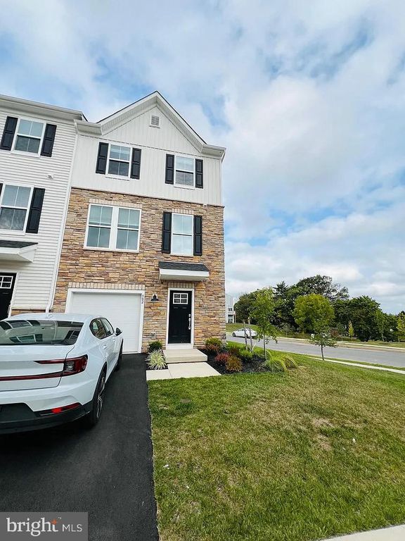 902 MAGNOLIA LN, Spring City, PA 19475