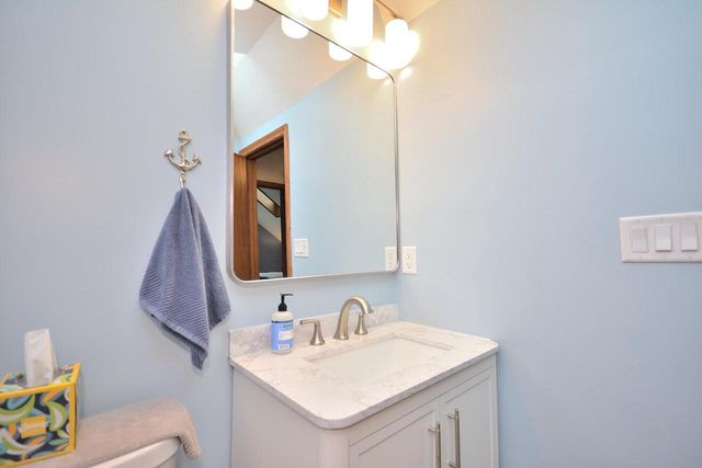 6709 Spruce LANE, Waterford, WI 53185