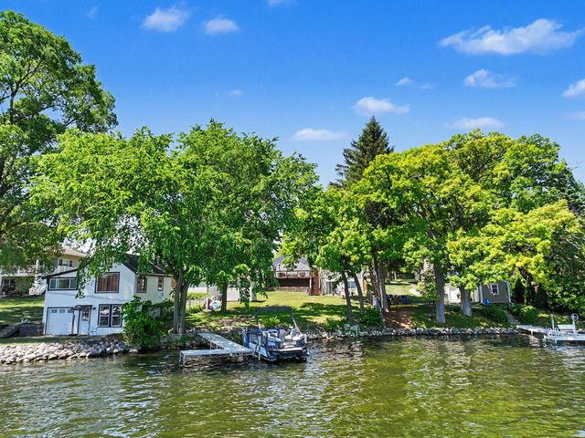 6709 Spruce LANE, Waterford, WI 53185