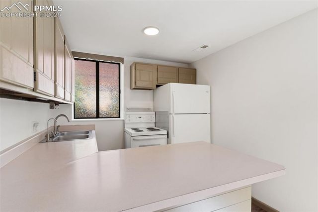 154 El Paso Boulevard, Manitou Springs, CO 80829