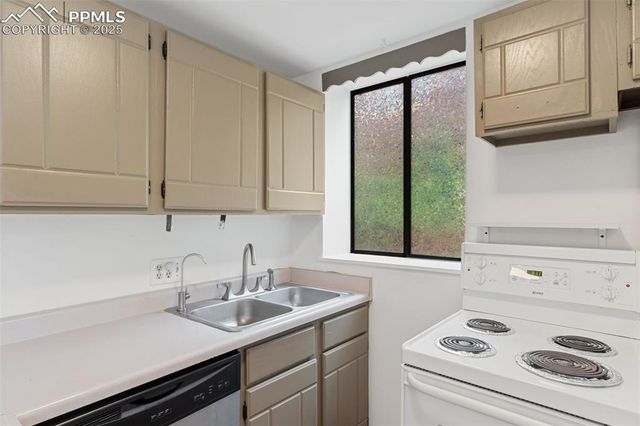 154 El Paso Boulevard, Manitou Springs, CO 80829