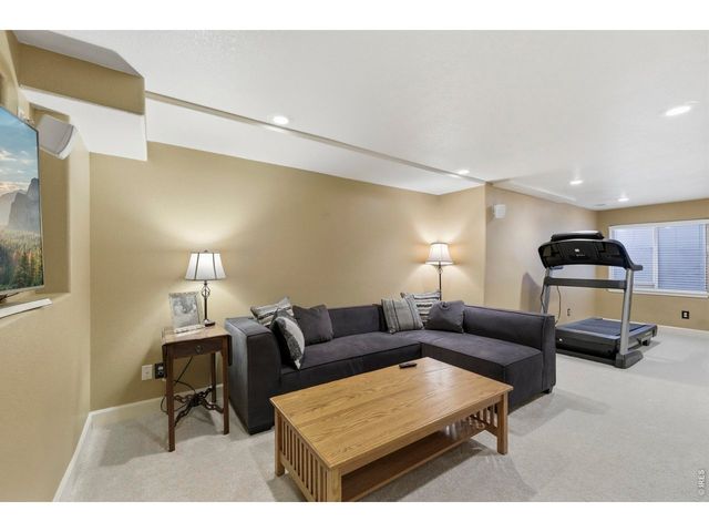 9734 Red Oakes Dr, Highlands Ranch, CO 80126