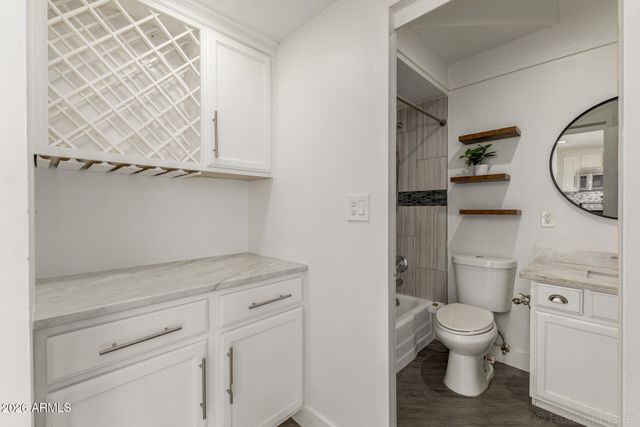 4750 N CENTRAL Avenue E16, Phoenix, AZ 85012