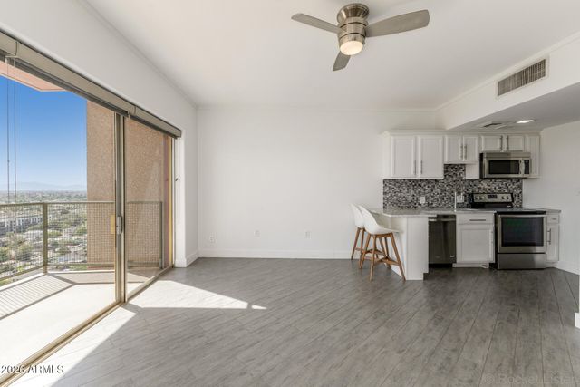 4750 N CENTRAL Avenue E16, Phoenix, AZ 85012