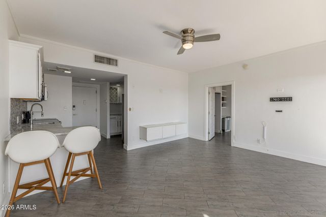 4750 N CENTRAL Avenue E16, Phoenix, AZ 85012