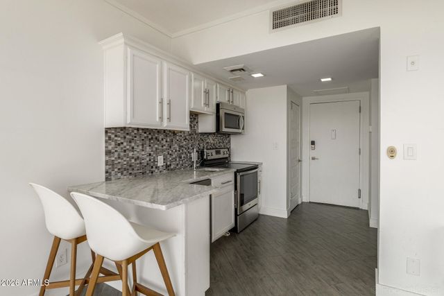 4750 N CENTRAL Avenue E16, Phoenix, AZ 85012