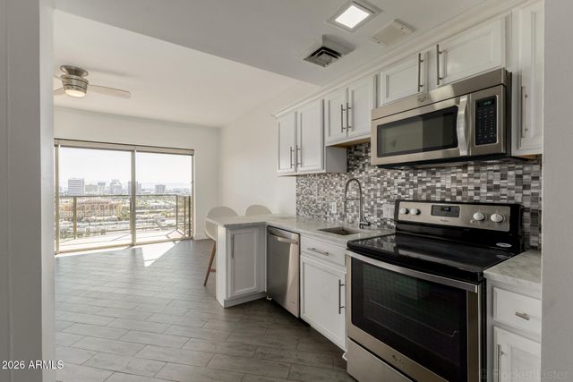 4750 N CENTRAL Avenue E16, Phoenix, AZ 85012