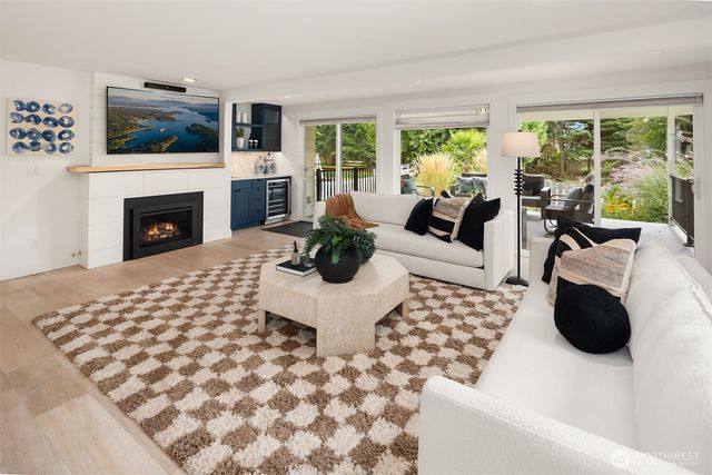 16207 NE 165th Street, Woodinville, WA 98072