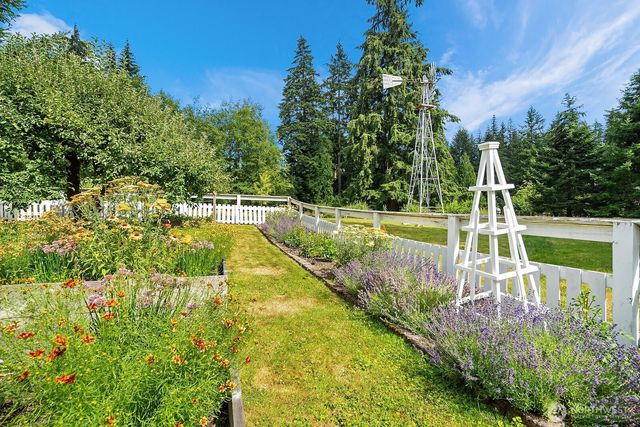 16207 NE 165th Street, Woodinville, WA 98072