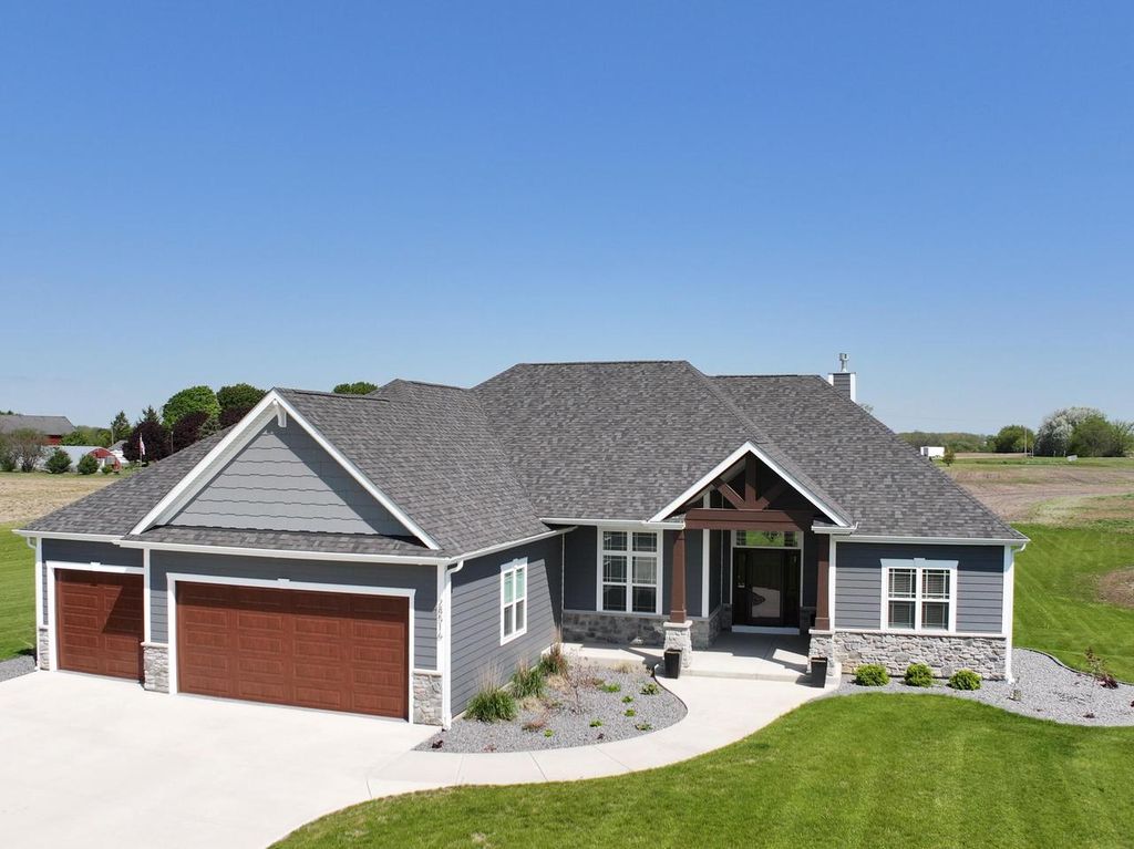 28516 Blue Crane COURT, Waterford, WI 53185