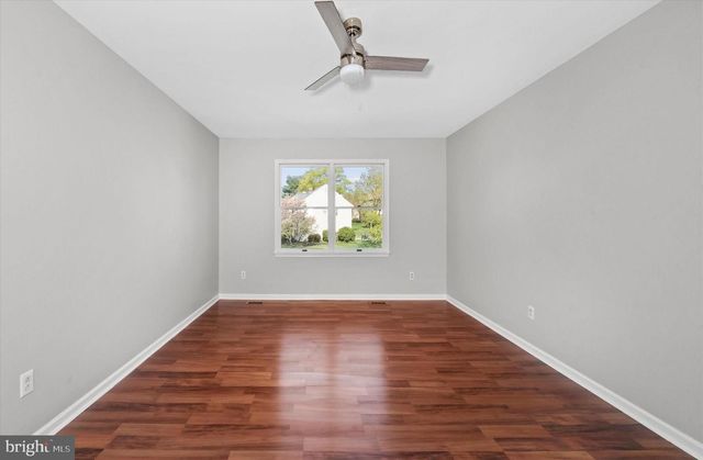 211 NONANTUM DR, Newark, DE 19711