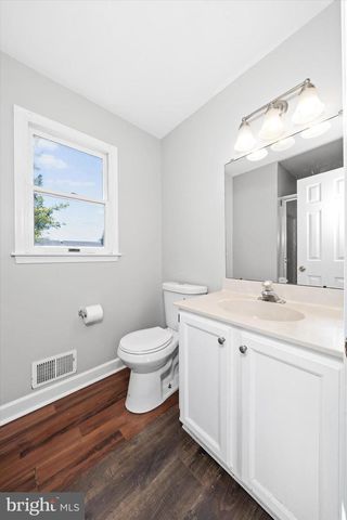 211 NONANTUM DR, Newark, DE 19711