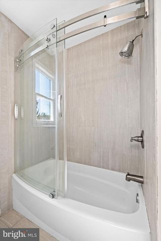 211 NONANTUM DR, Newark, DE 19711