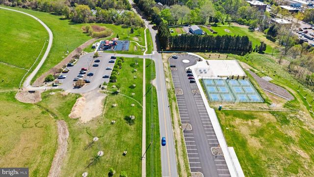 211 NONANTUM DR, Newark, DE 19711