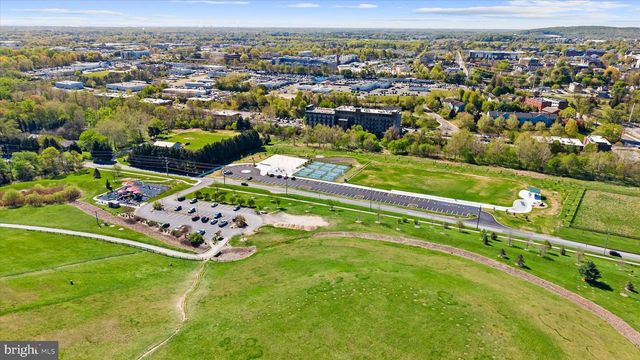 211 NONANTUM DR, Newark, DE 19711