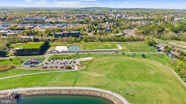 211 NONANTUM DR, Newark, DE 19711