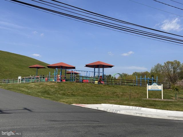 211 NONANTUM DR, Newark, DE 19711