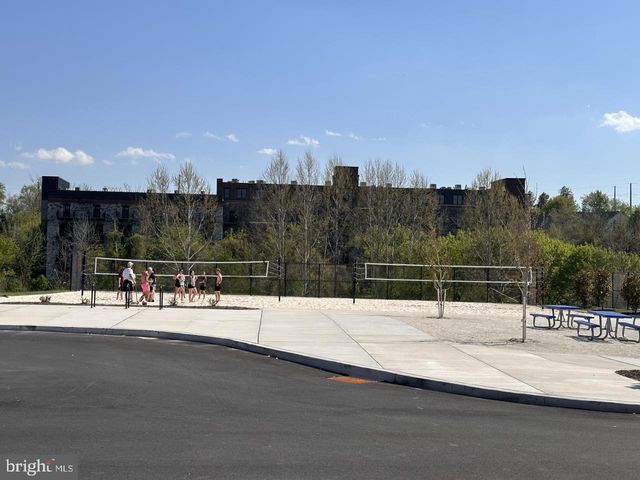 211 NONANTUM DR, Newark, DE 19711