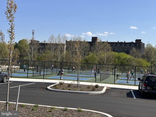 211 NONANTUM DR, Newark, DE 19711