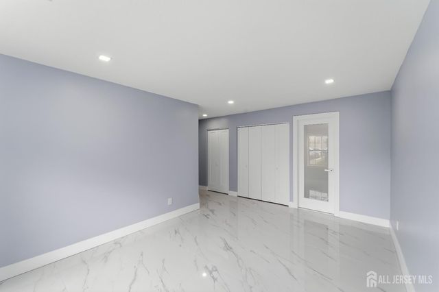 709 Sunshine Court, Sayreville, NJ 08859