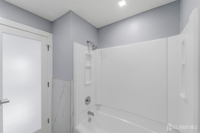 709 Sunshine Court, Sayreville, NJ 08859
