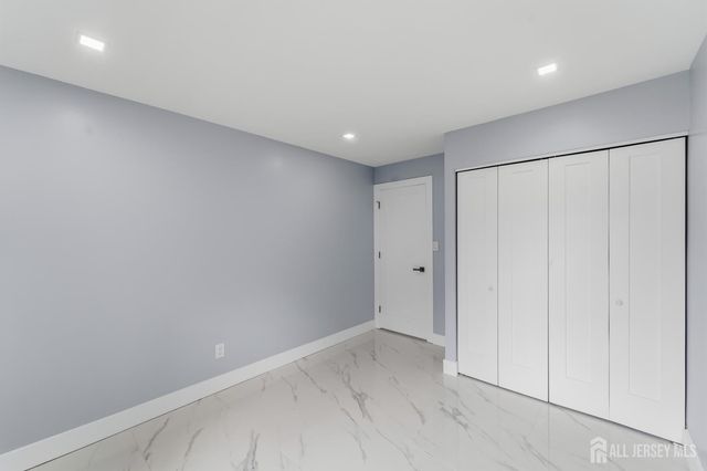 709 Sunshine Court, Sayreville, NJ 08859