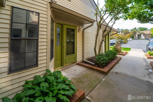 709 Sunshine Court, Sayreville, NJ 08859